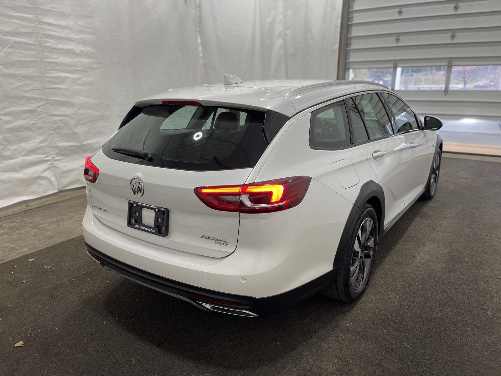 2018 Buick Regal TourX Essence photo 4