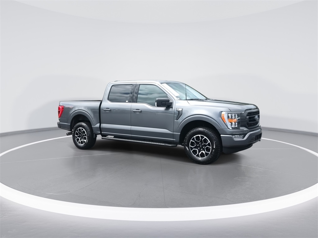 2022 Ford F-150 XLT photo 2