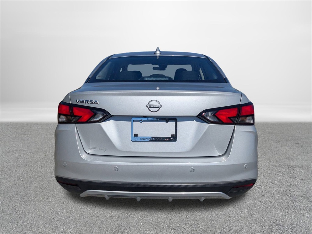 2025 Nissan Versa 1.6 SV photo 4