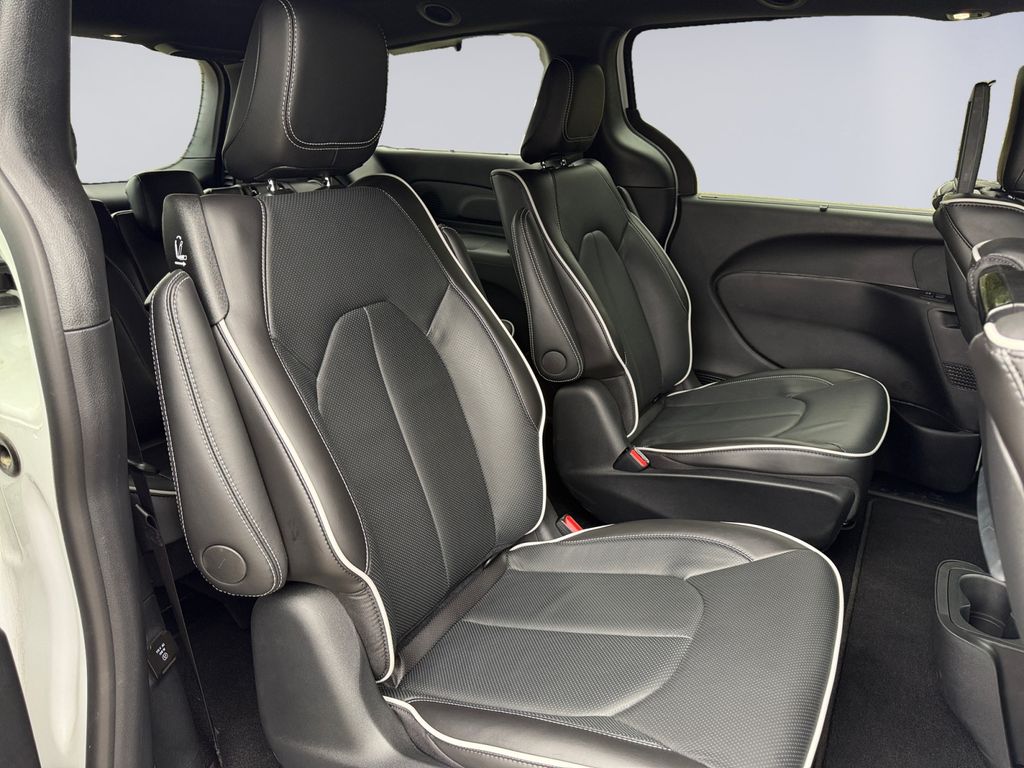 2024 Chrysler Pacifica Hybrid S Appearance photo 18