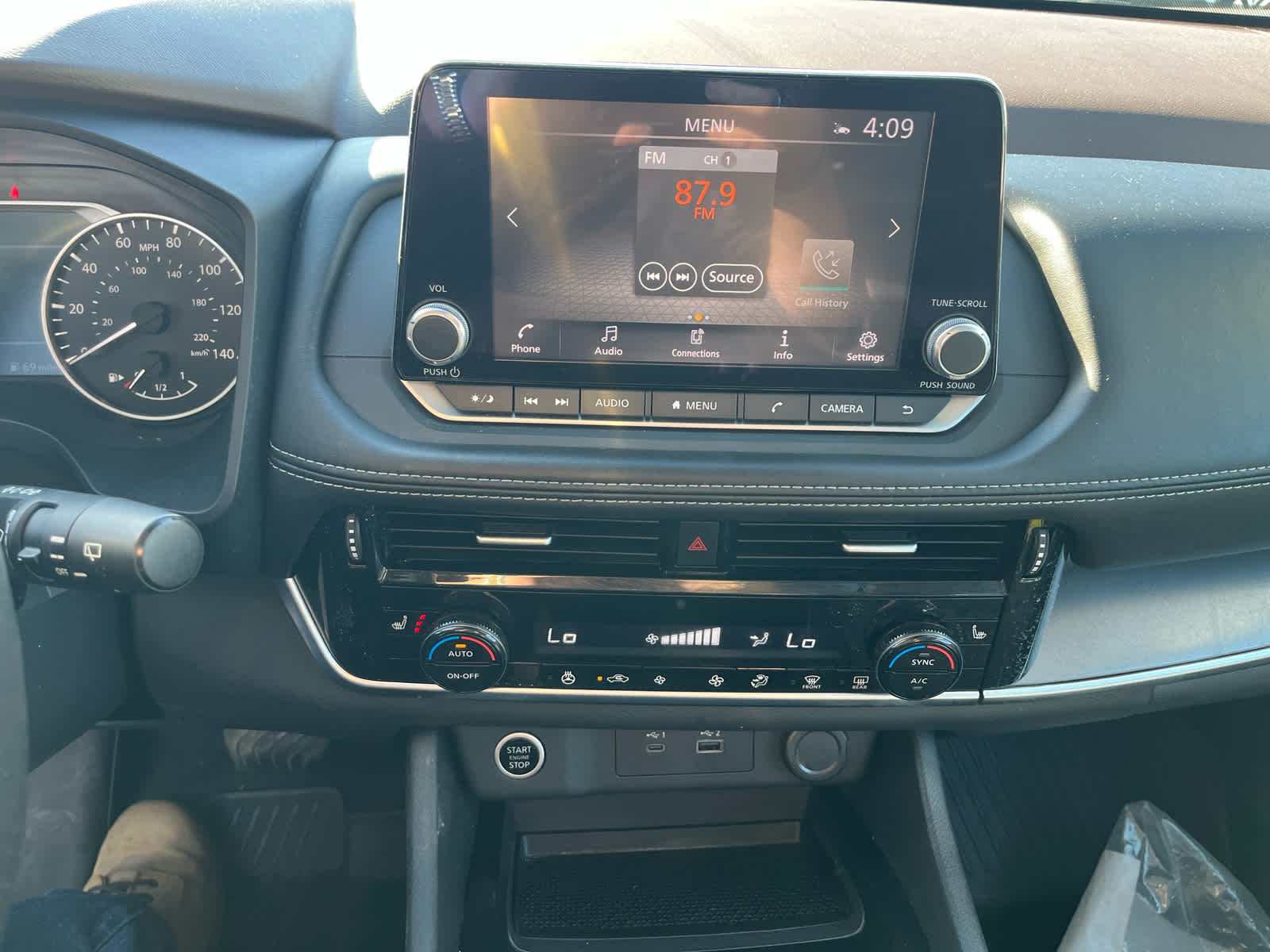 2021 Nissan Rogue SV photo 5