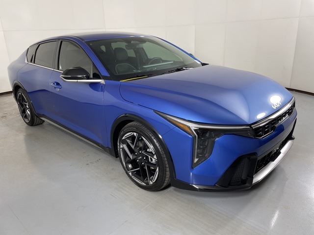 2025 Kia K4 GT-Line photo 2