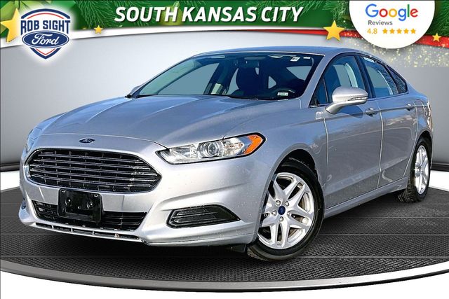 2016 Ford Fusion SE's photo