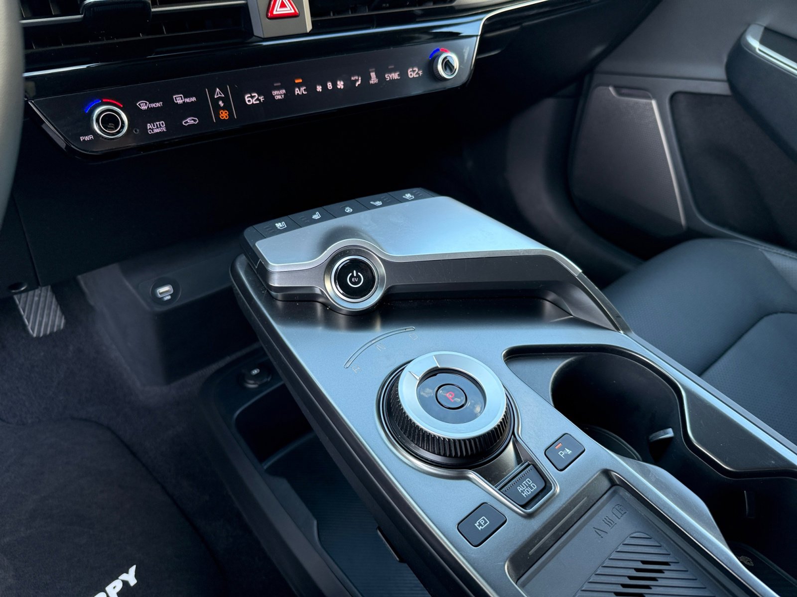 2022 Kia EV6 Wind photo 13