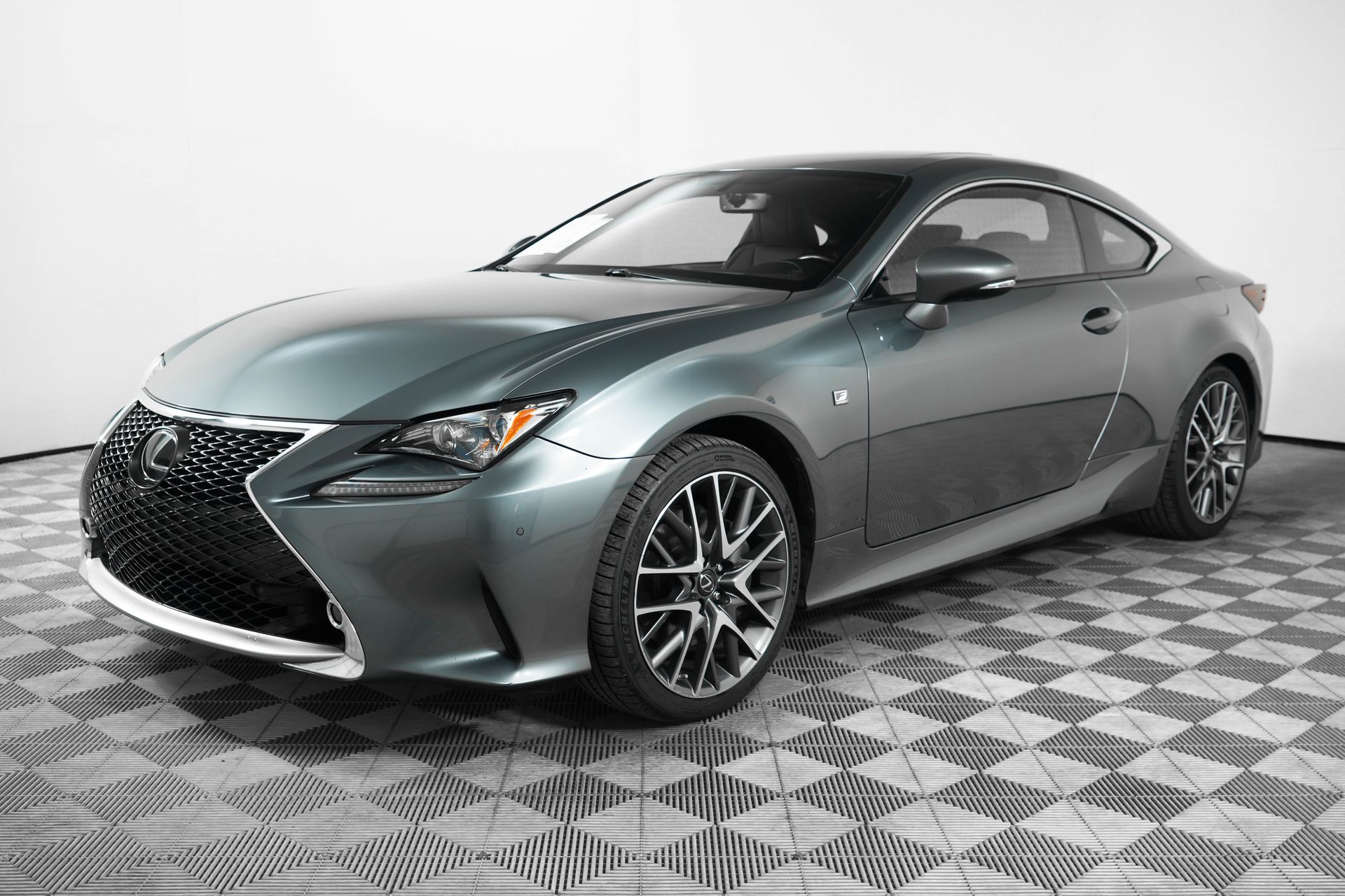 2017 Lexus RC 300 AWD photo 3