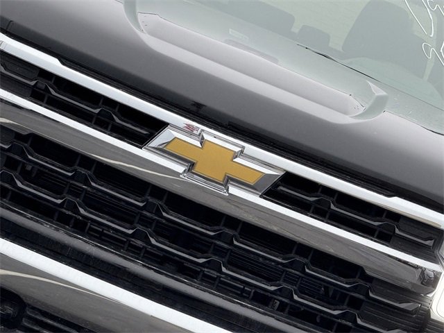 2026 Chevrolet Silverado 1500 LT photo 3