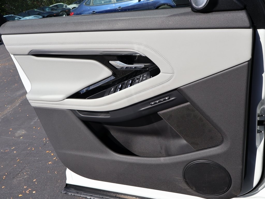 2023 Land Rover Range Rover Evoque R-Dynamic SE photo 27