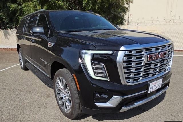 2025 GMC Yukon XL Denali's photo
