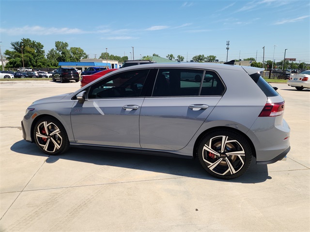 2025 Volkswagen Golf GTI SE photo 4