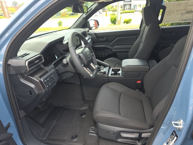 2025 Toyota 4Runner 4WD SR5 photo 8