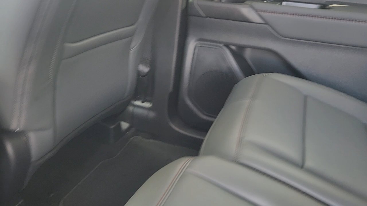 2025 Ford Explorer photo 17