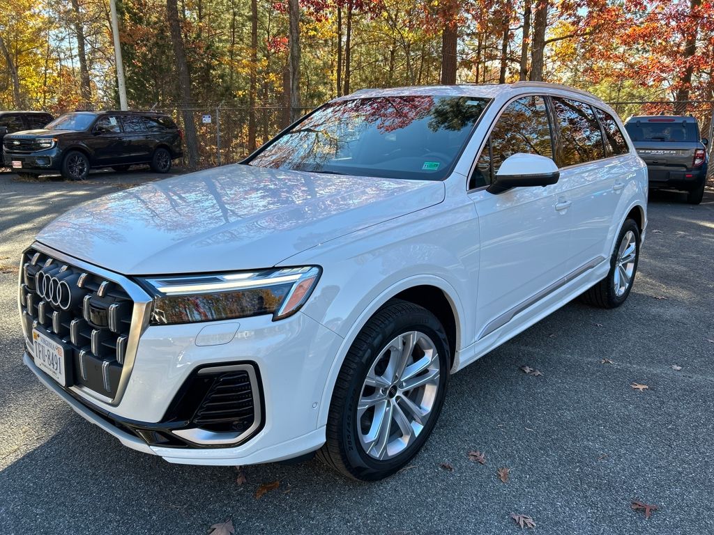 2025 Audi Q7 Premium Plus's photo