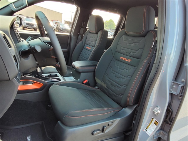 2025 Nissan Frontier Crew Cab PRO-X photo 9