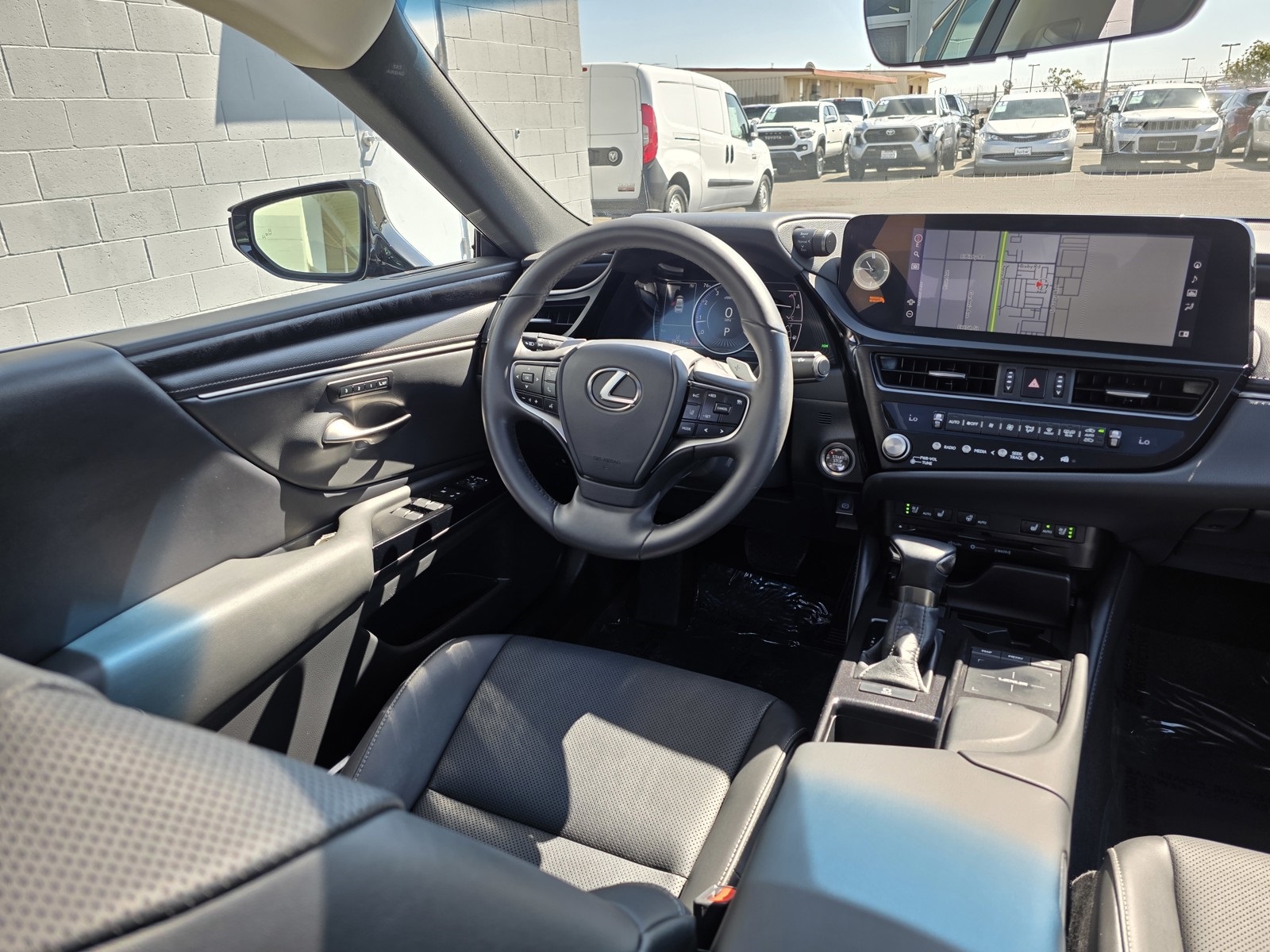2022 Lexus ES 350 photo 15