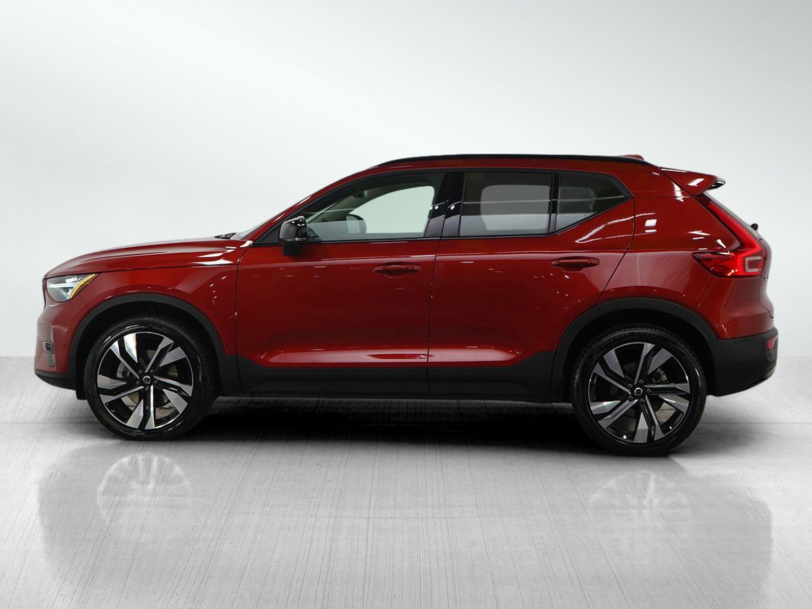 Used 2023 Volvo XC40 Ultimate with VIN YV4L12UX5P2055648 for sale in Bloomington, Minnesota