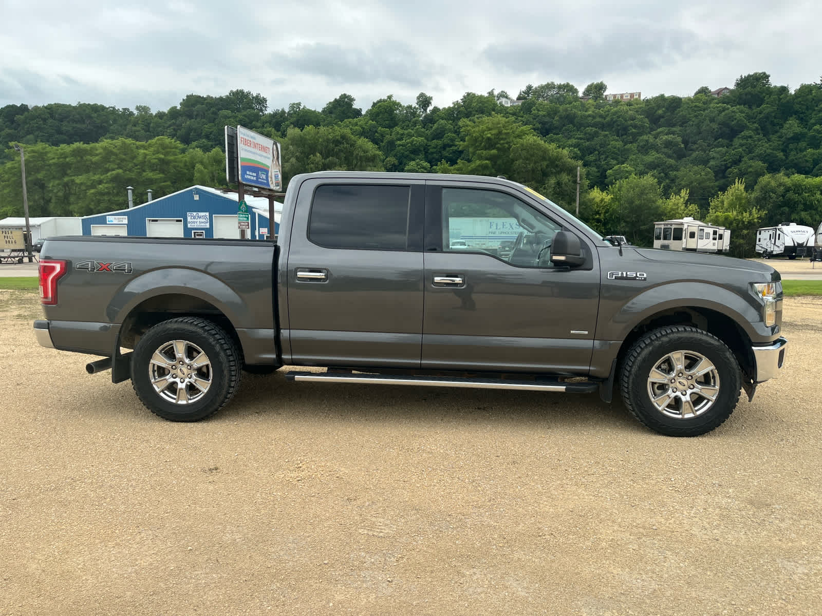 2017 Ford F-150 XLT photo 5