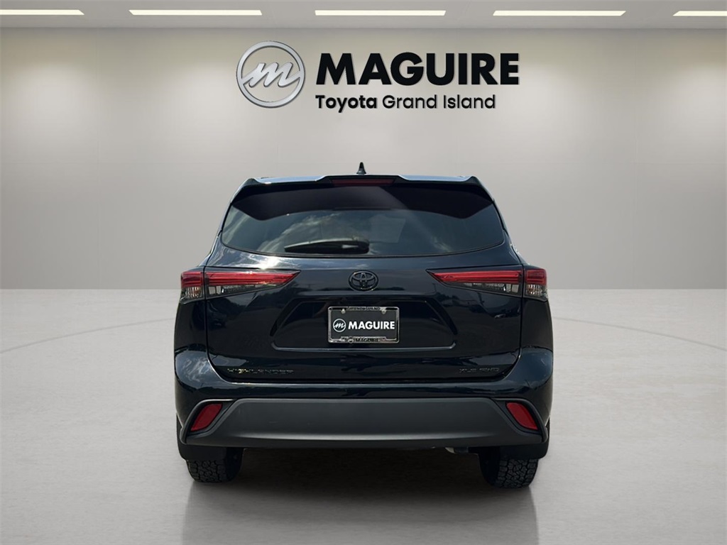 2022 Toyota Highlander XLE photo 4