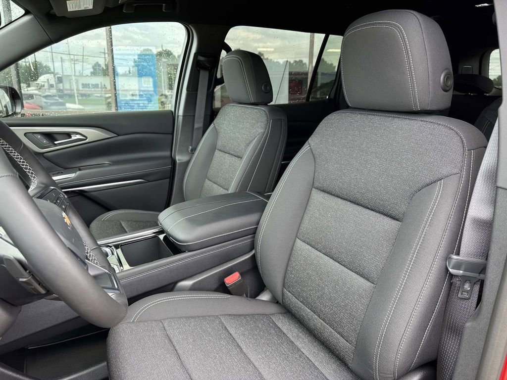 2025 Chevrolet Traverse photo 27