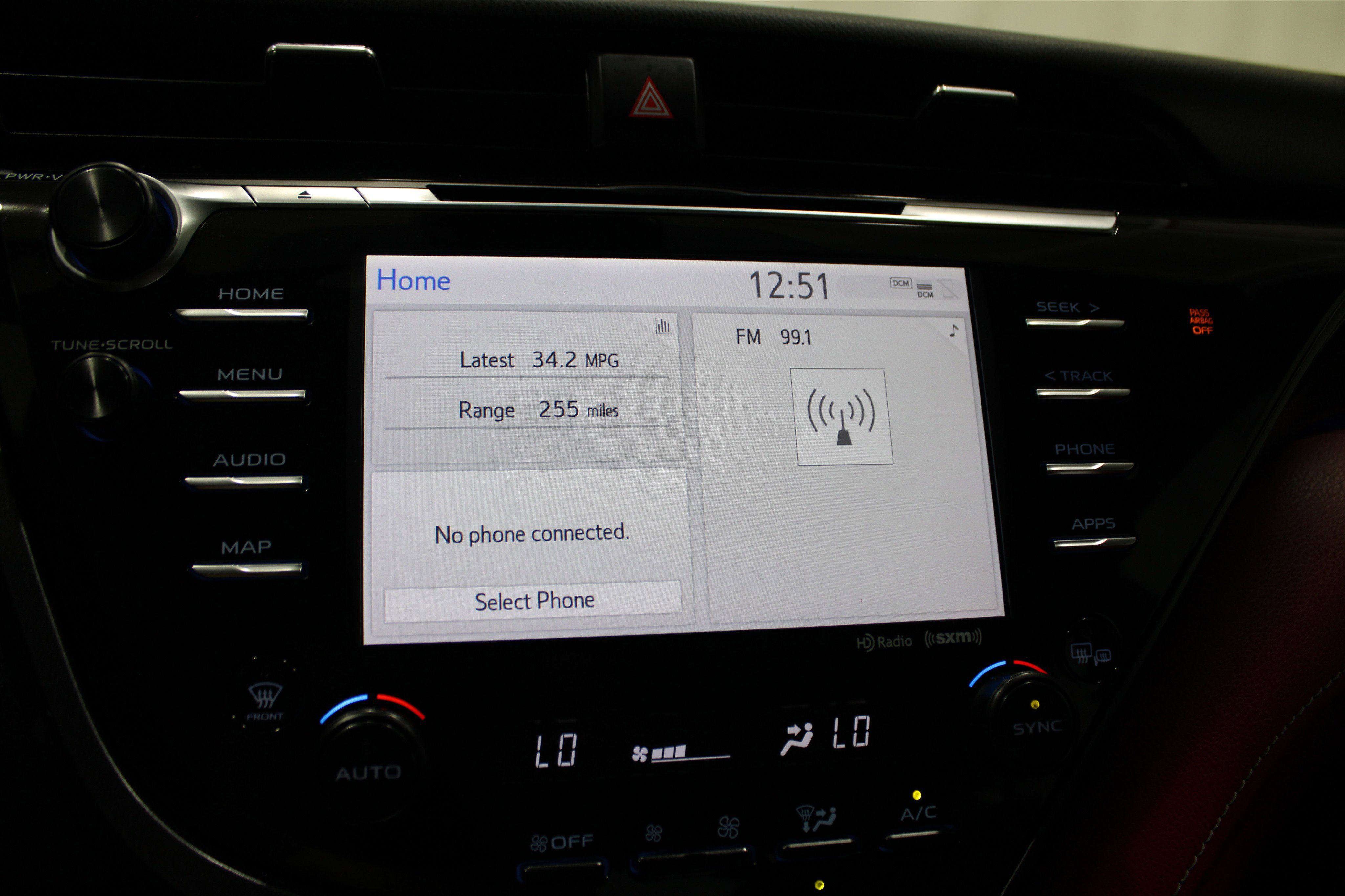 2020 Toyota Camry XSE photo 4