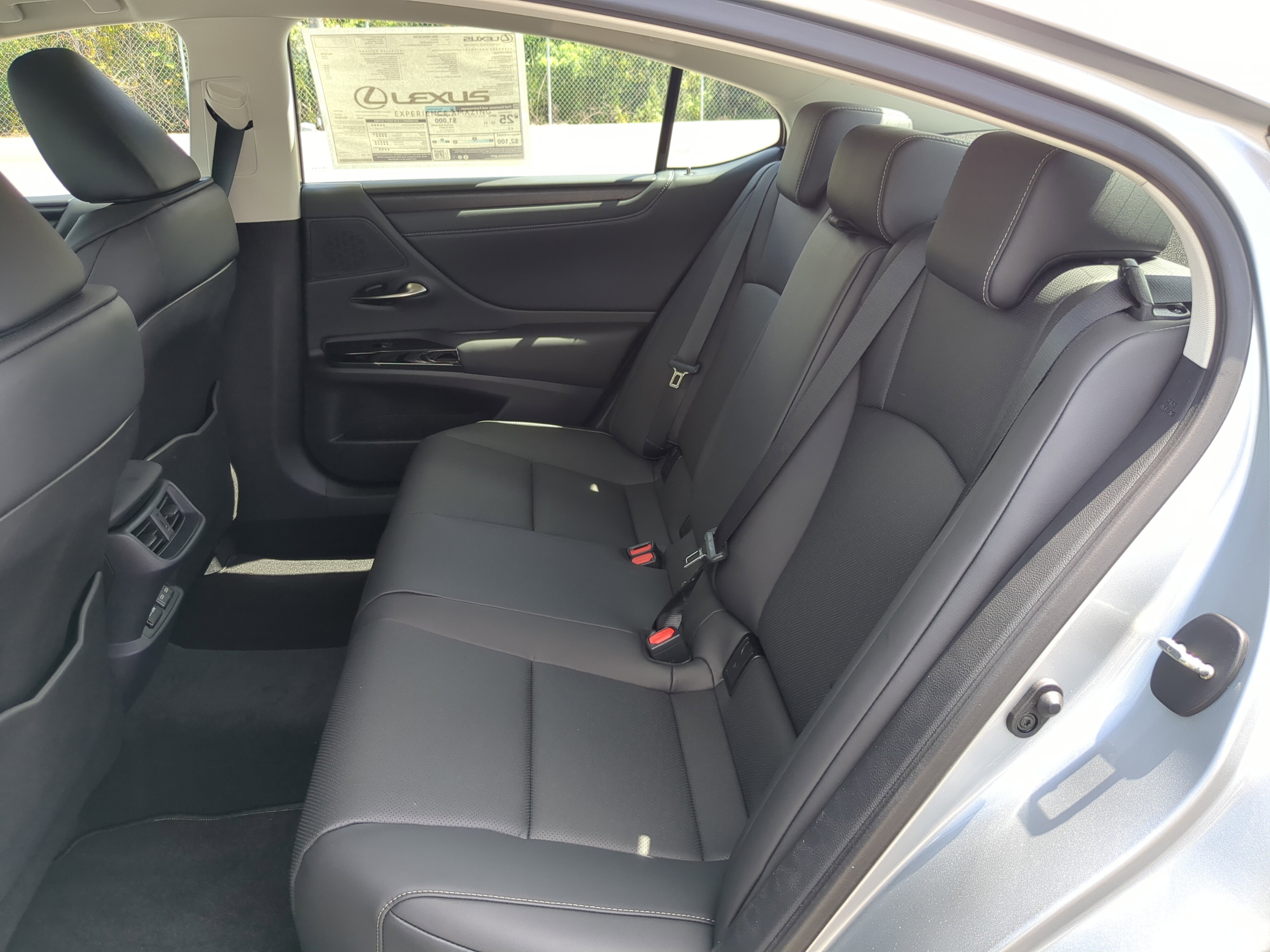 2025 Lexus ES 350 F SPORT Design photo 13