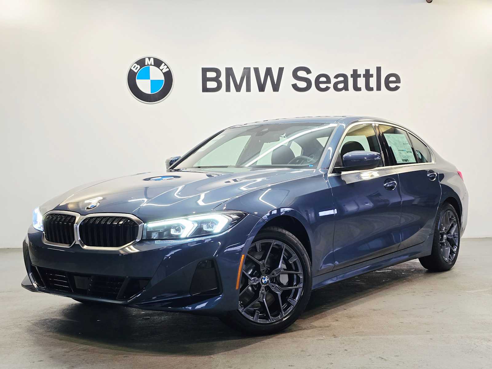 2026 BMW 3 Series 330i's photo