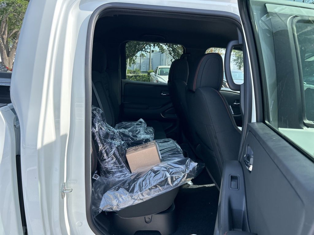 2025 Nissan Frontier PRO-4X photo 39
