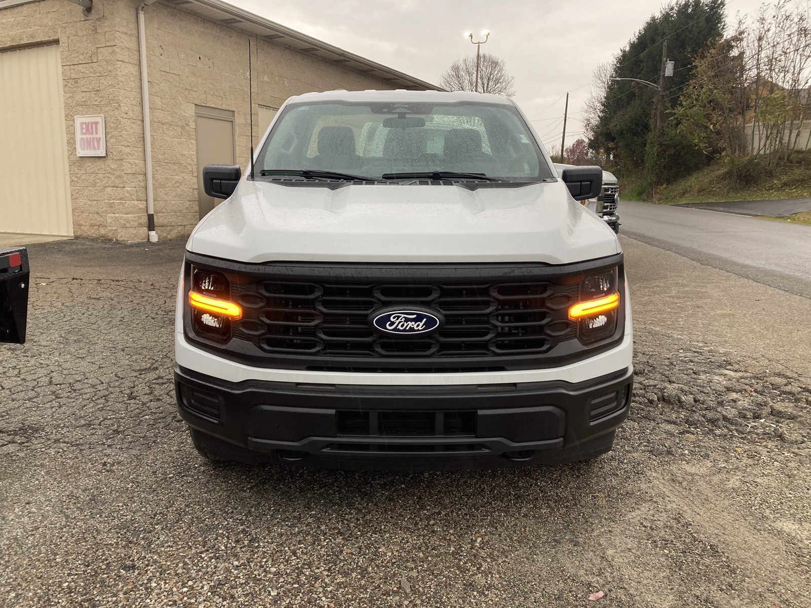 2025 Ford F-150 XL photo 2