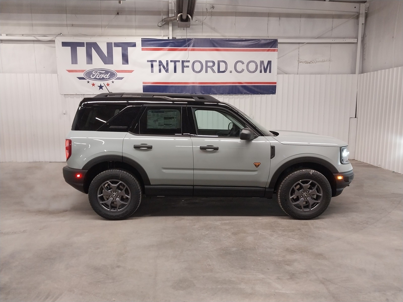 2024 Ford Bronco Sport Badlands photo 2