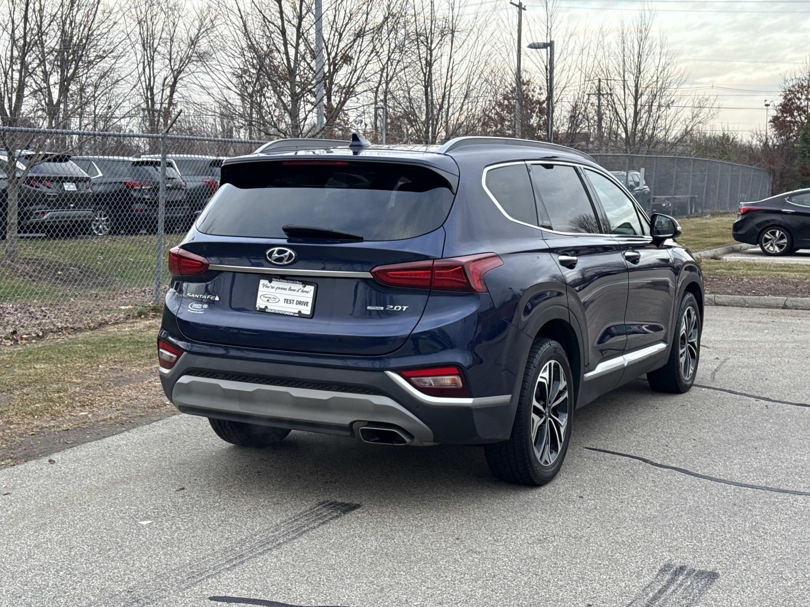2019 Hyundai Santa Fe Ultimate photo 2