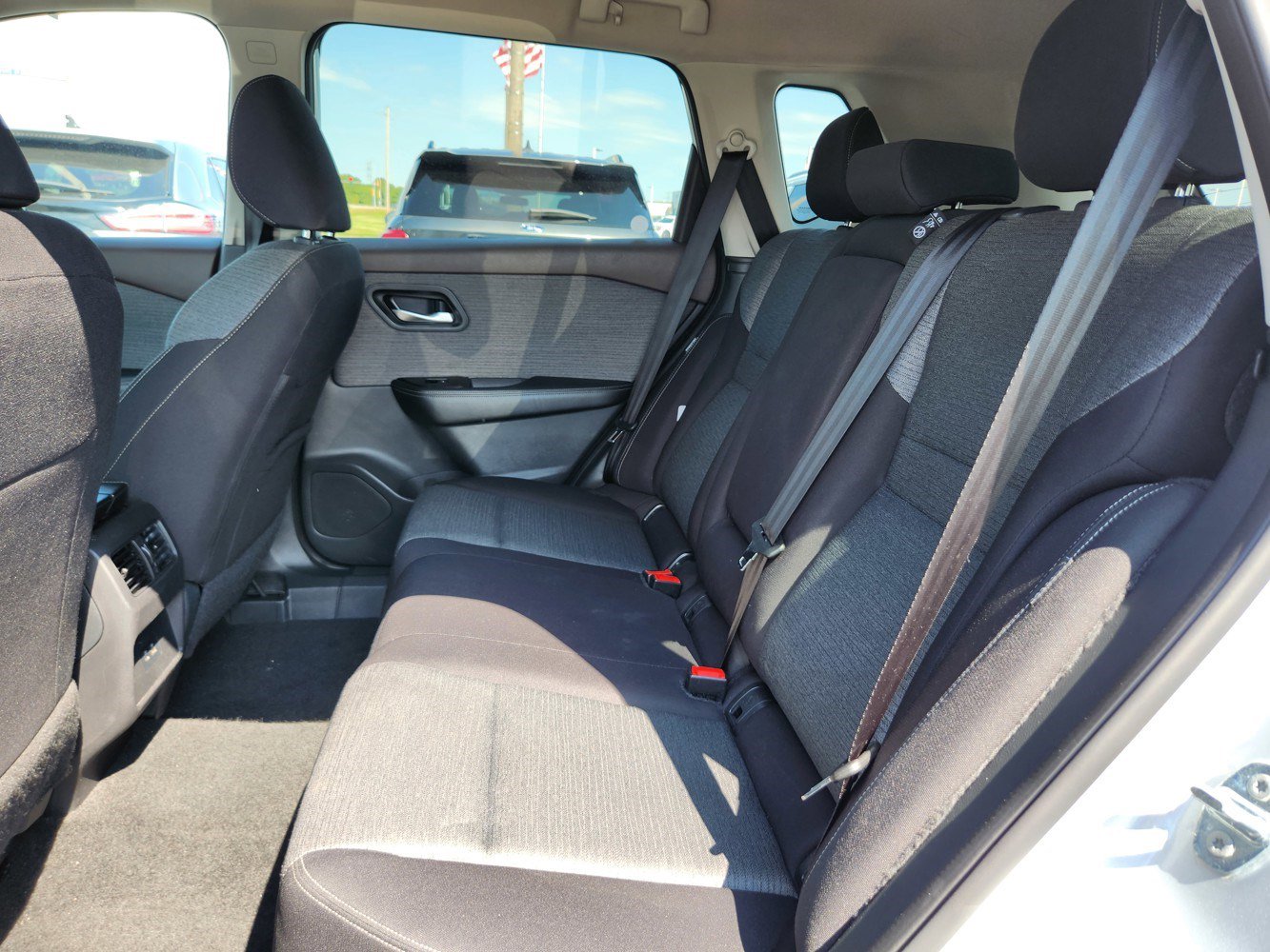2023 Nissan Rogue SV photo 27