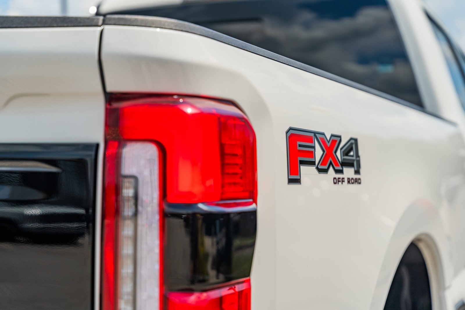 2025 Ford F-350 Platinum photo 8