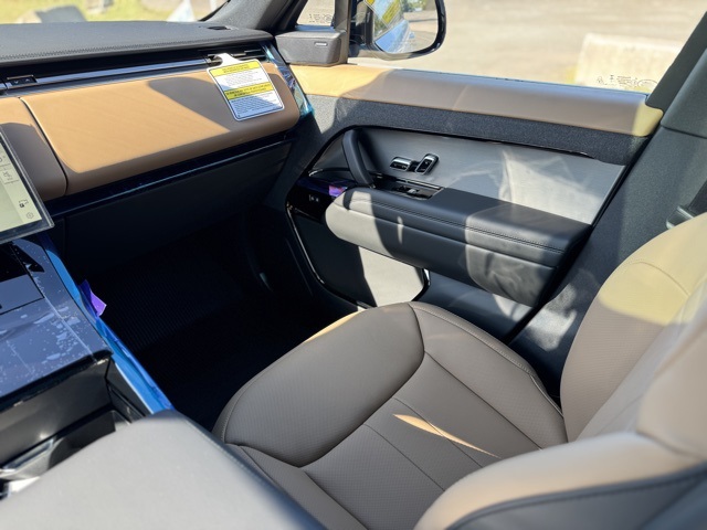 2025 Land Rover Range Rover Sport SE photo 12