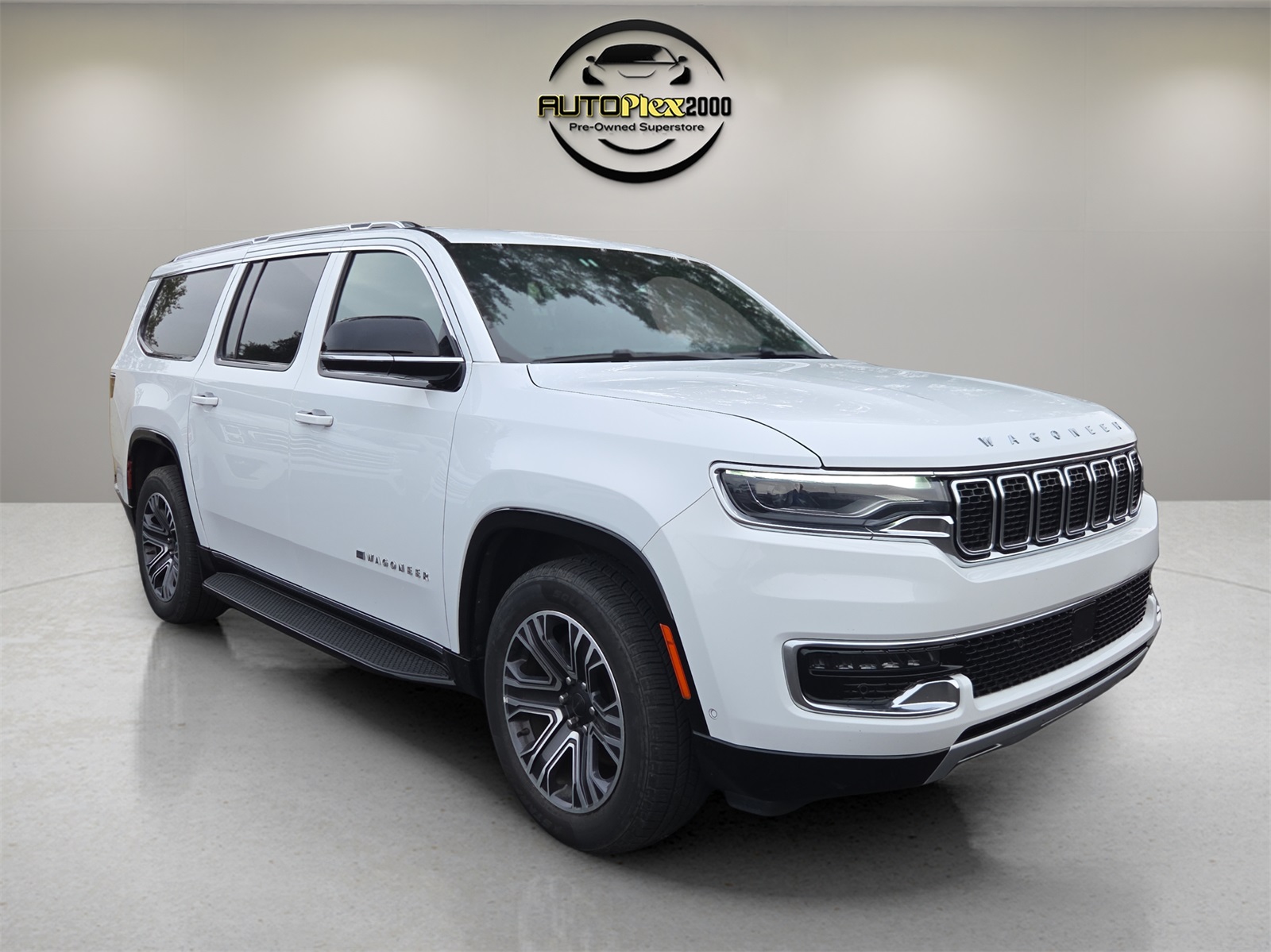 2023 Jeep Wagoneer L Series II's photo