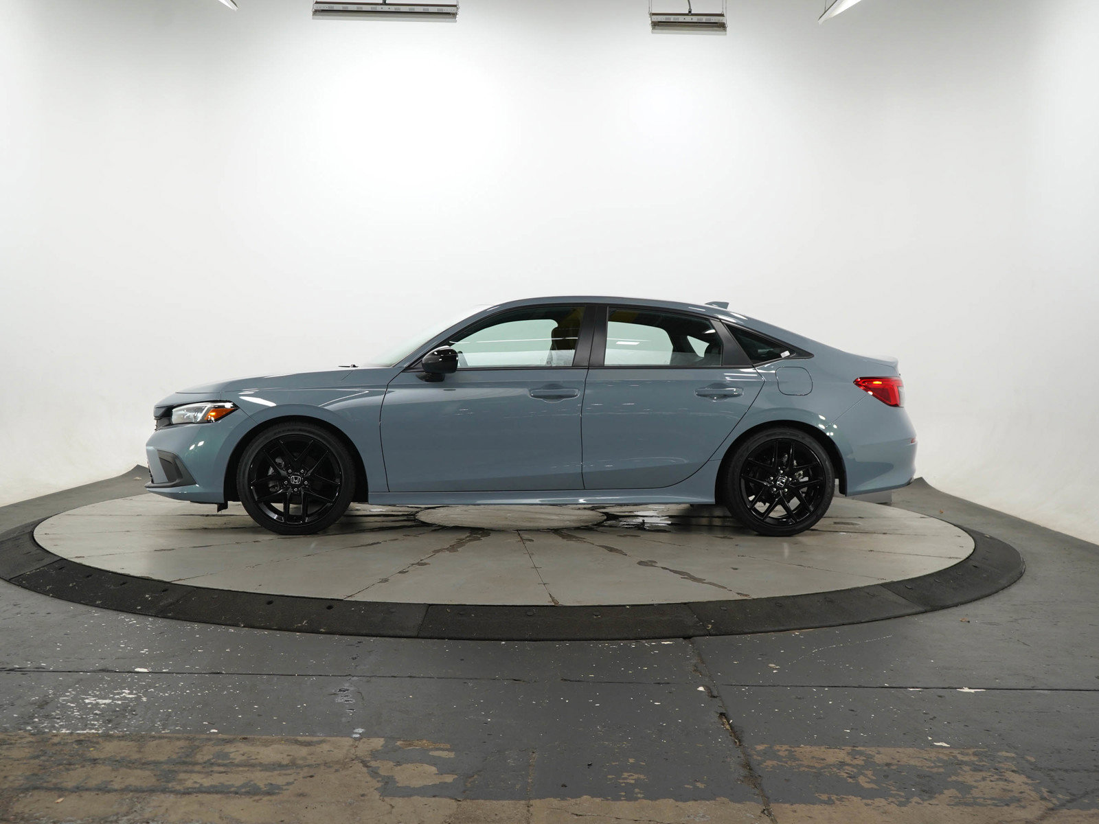 Used 2024 Honda Civic Sport with VIN 2HGFE2F53RH567050 for sale in Burnsville, Minnesota