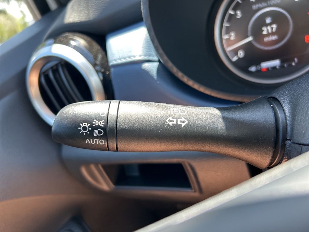 2025 Nissan Versa SV photo 20