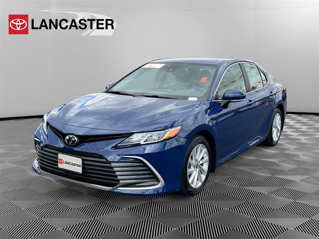 2023 Toyota Camry LE photo 3
