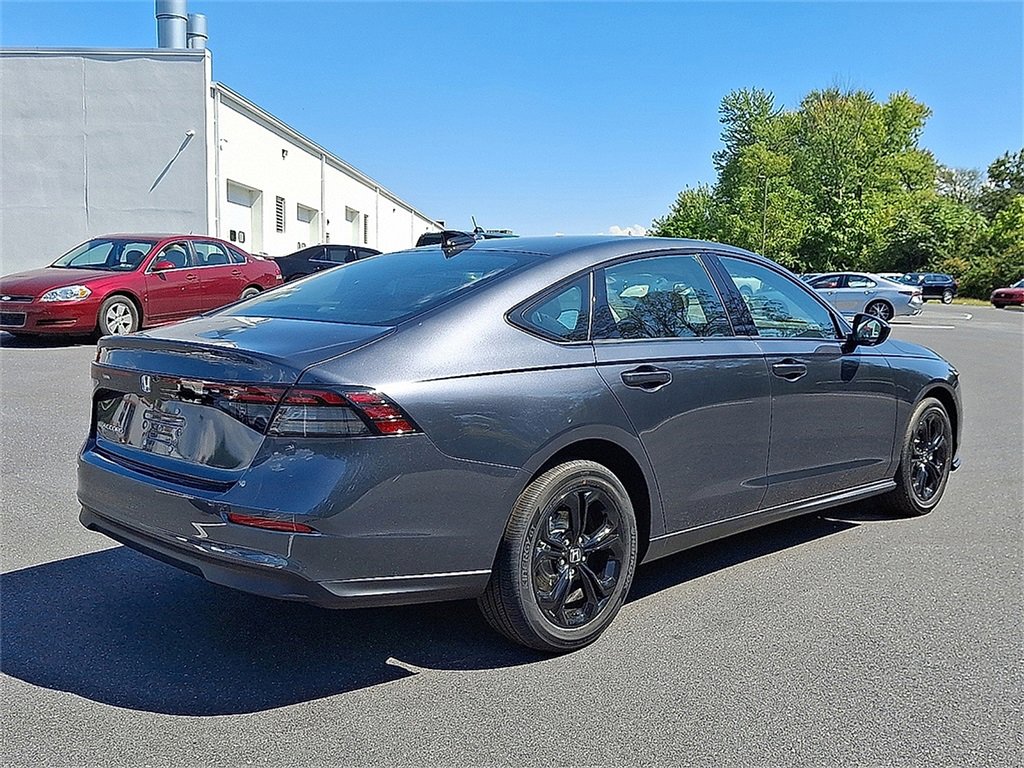 2025 Honda Accord SE photo 4