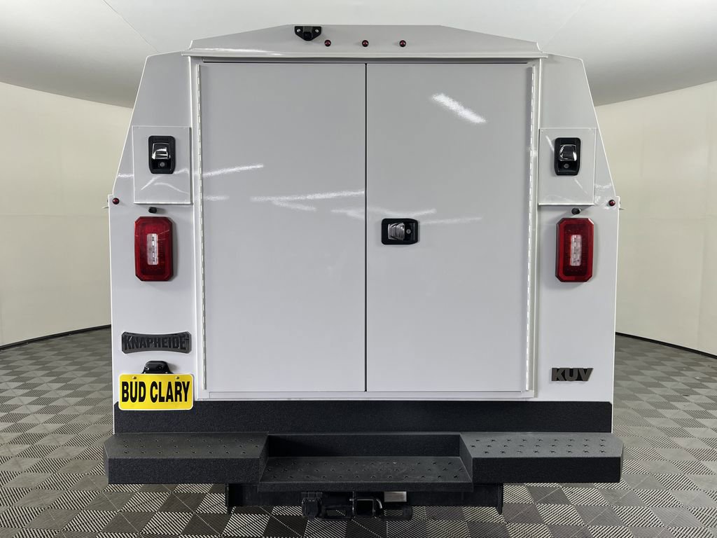 2024 Chevrolet Express Cutaway 3500 photo 4