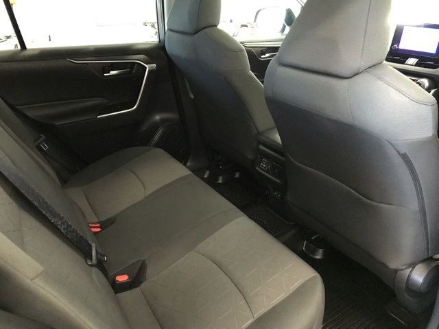 2023 Toyota RAV4 XLE photo 13