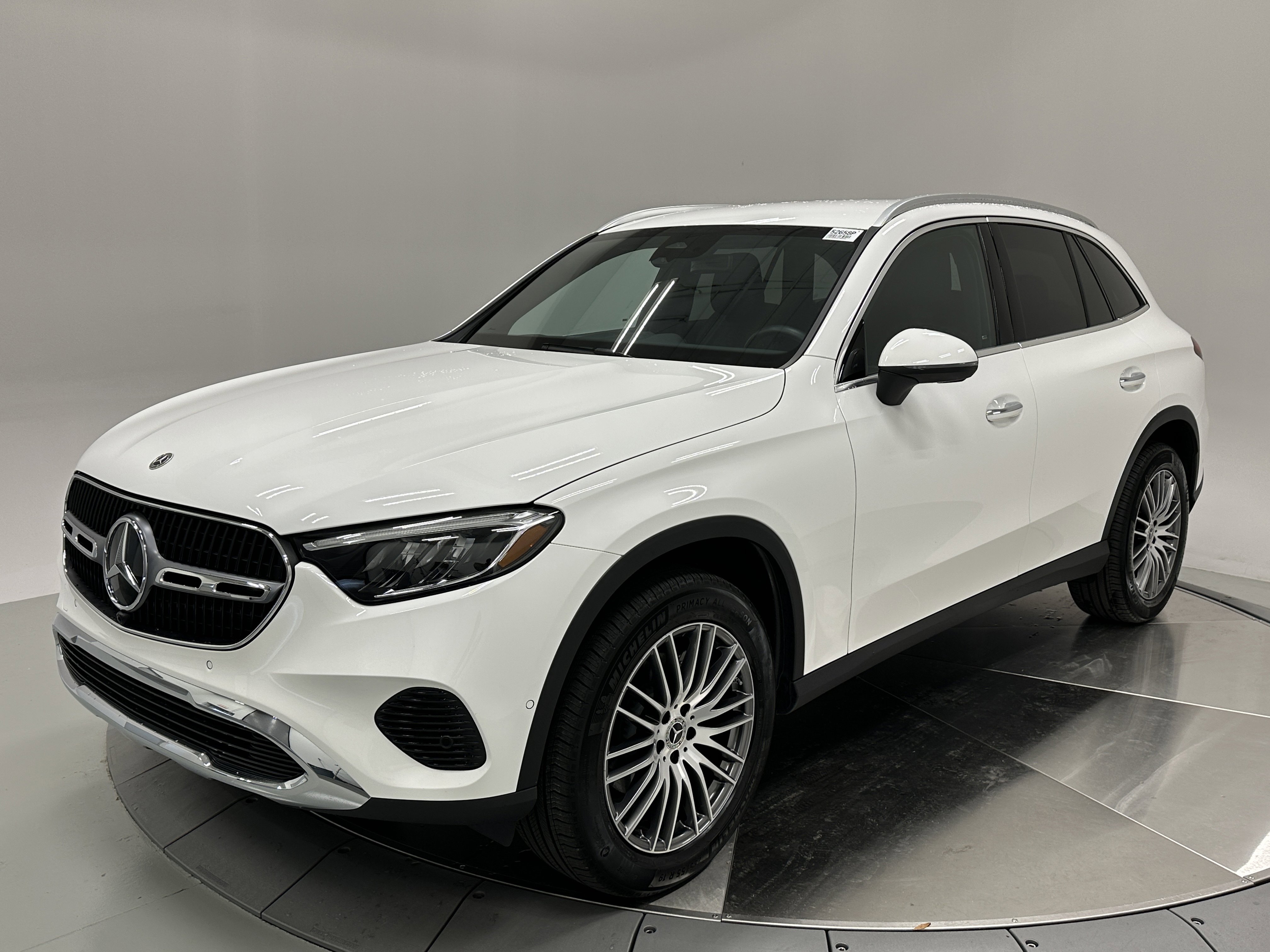 2025 Mercedes Benz GLC 300 4MATIC photo 2