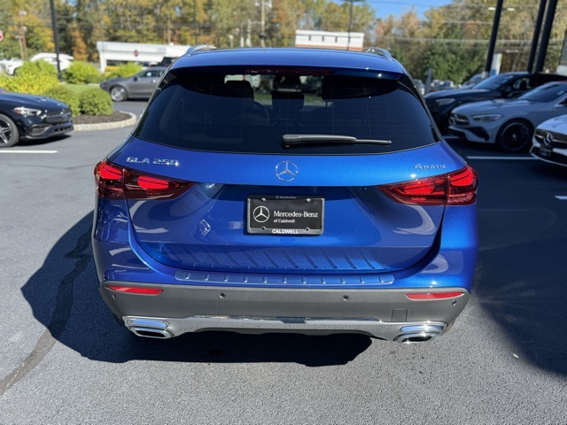 2025 Mercedes Benz GLA 250 4MATIC photo 4