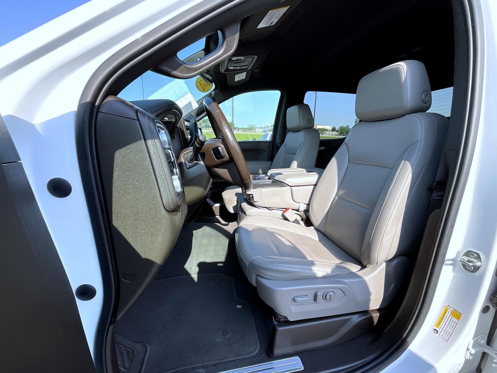 2021 Gmc Sierra 1500 SLT photo 10