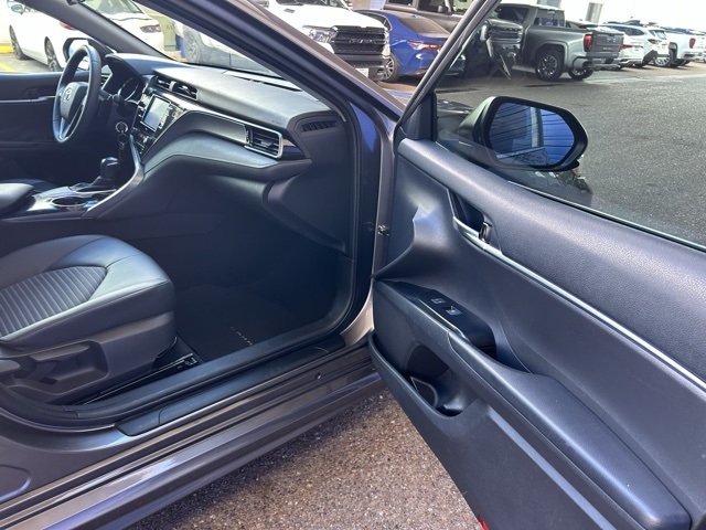 2020 Toyota Camry SE photo 21