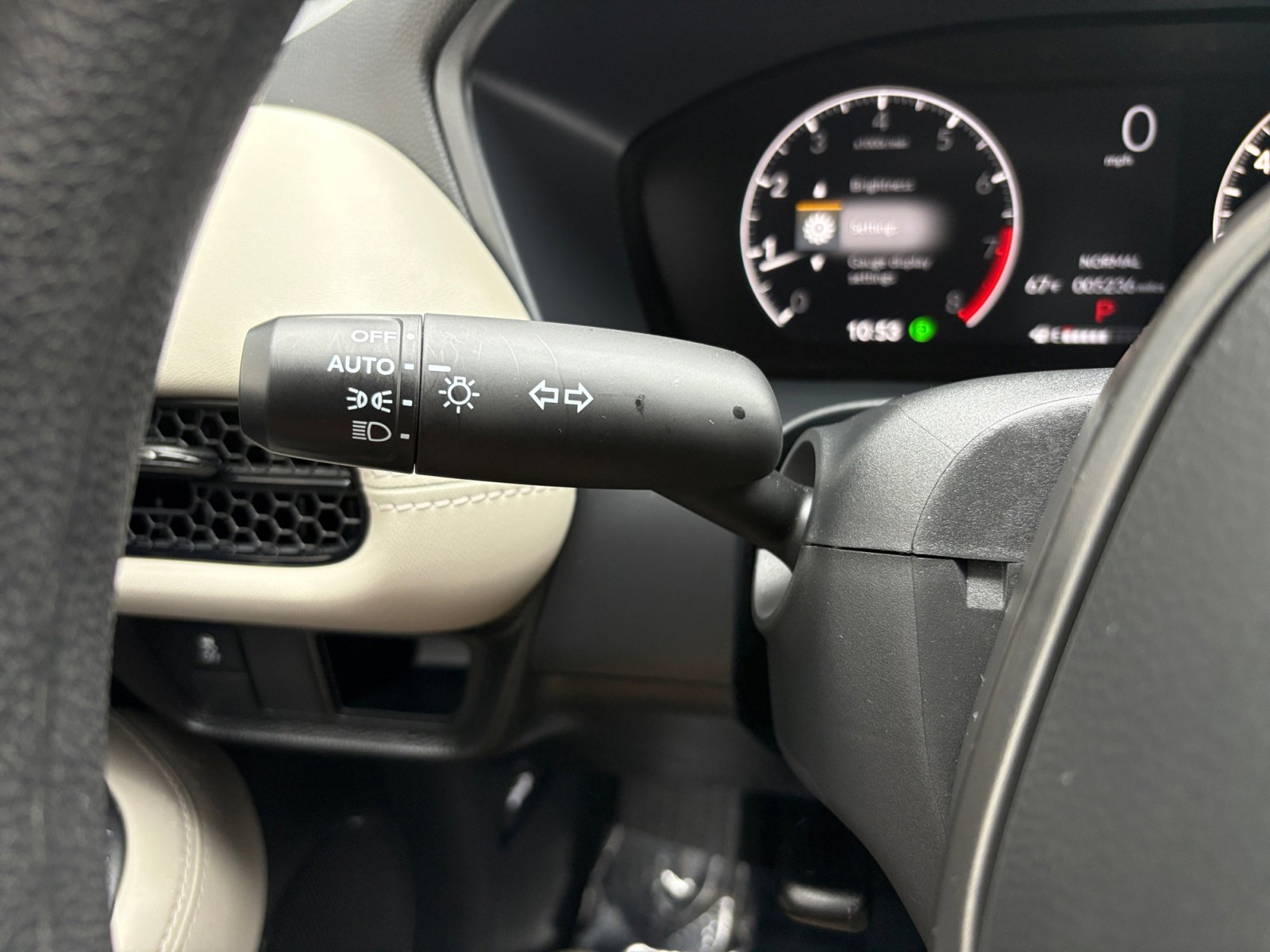 2025 Honda HR-V LX photo 18