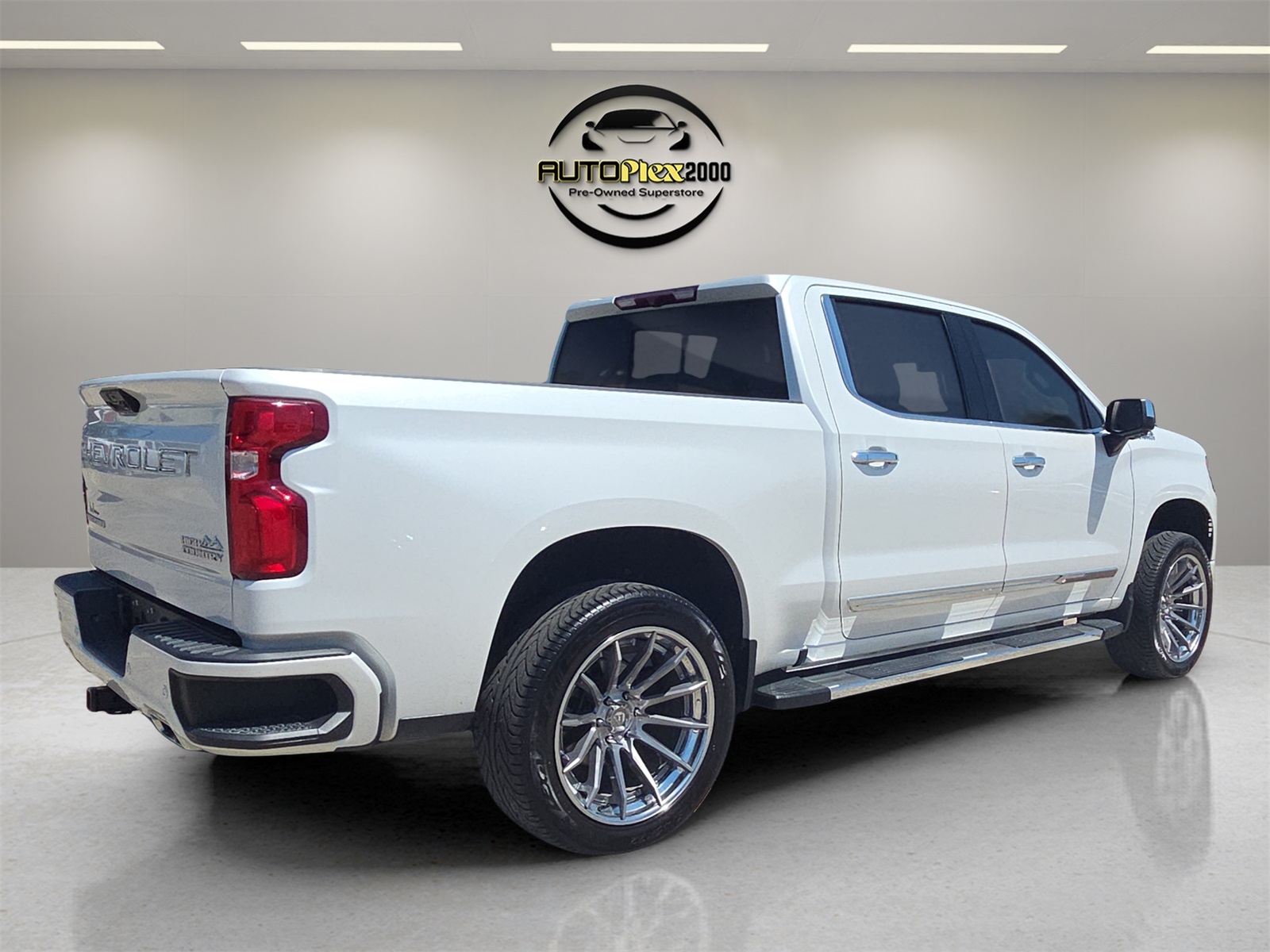 2022 Chevrolet Silverado 1500 High Country photo 7