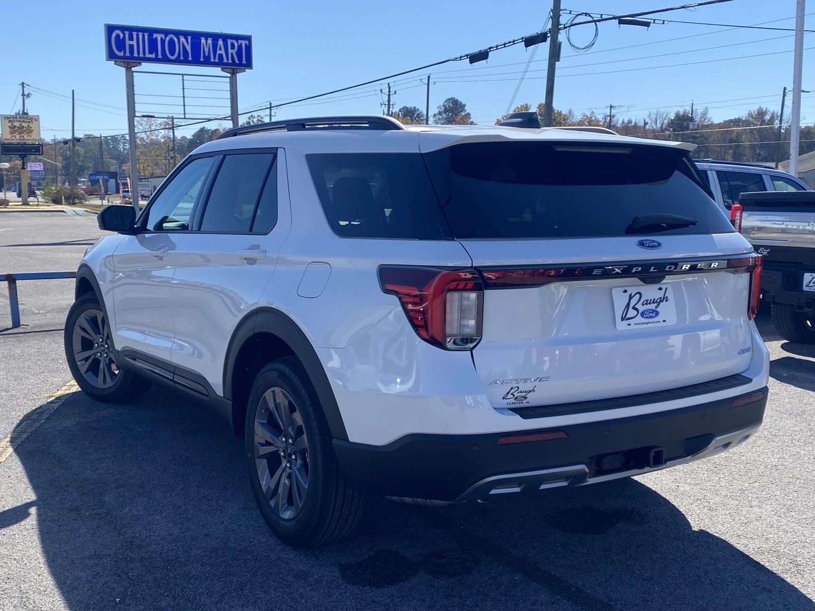 2026 Ford Explorer photo 2