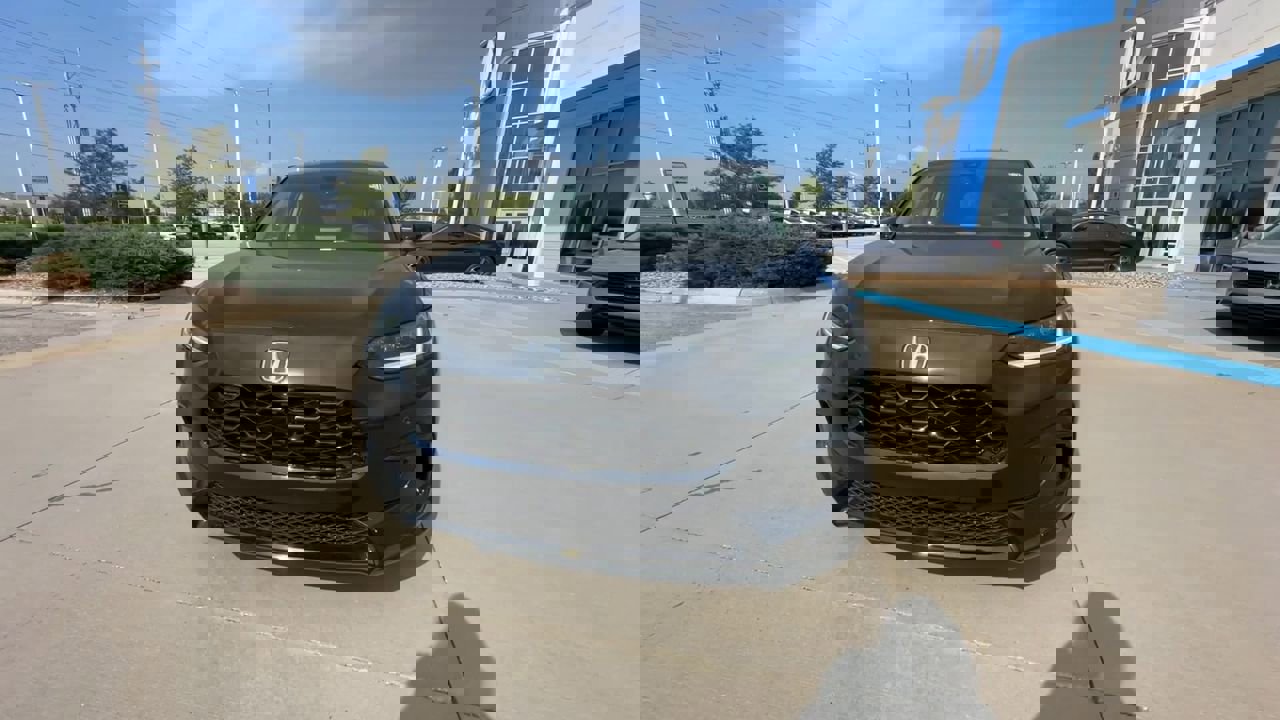 2026 Honda HR-V EX-L photo 2