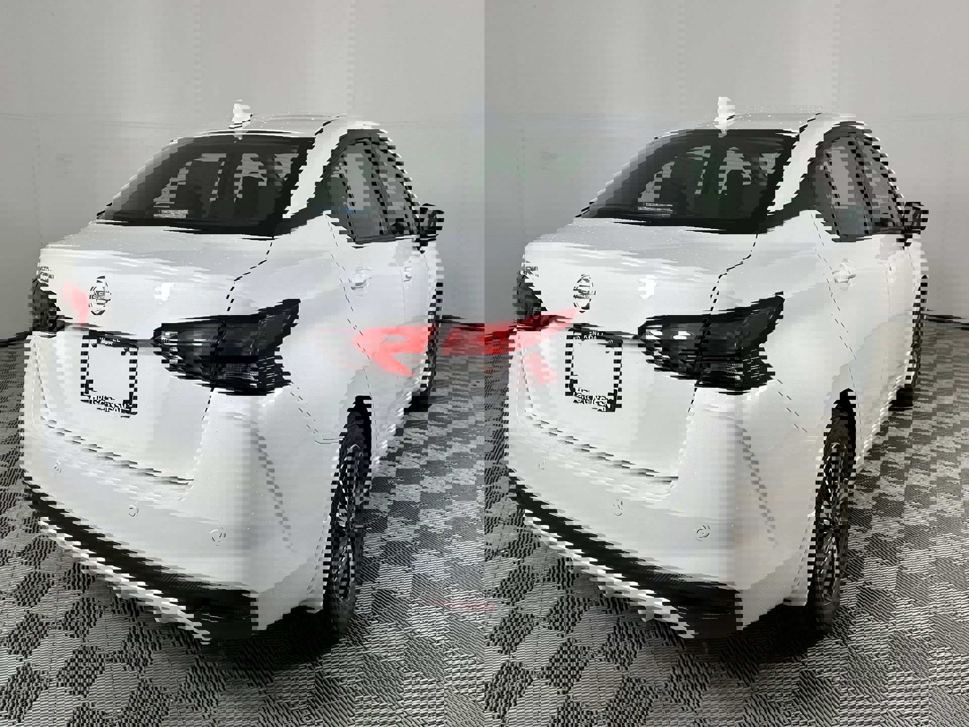 2025 Nissan Versa SV photo 8