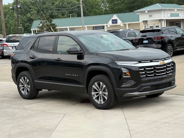 2026 Chevrolet Equinox LT photo 2