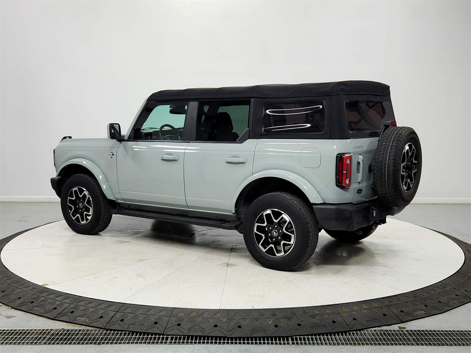 2021 Ford Bronco Outer Banks photo 4